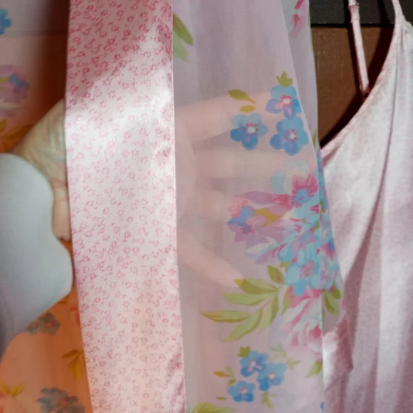 Gorgeous 1X Jaclyn Smith Stunning Lingerie Gown with Matching Robe Feminine - Picture 4 of 15